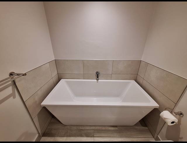 2 BEDROOM APARTMENT FOR SALE IN UMHLANGA CENTRAL
